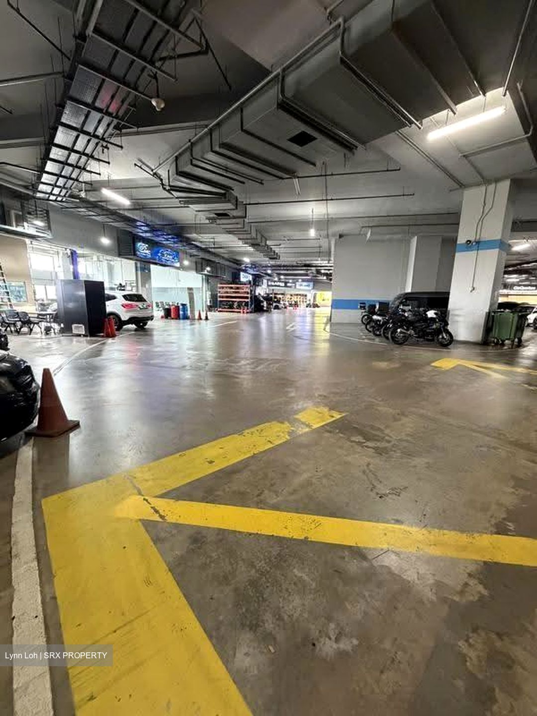Carros Centre (D25), Factory #611009071